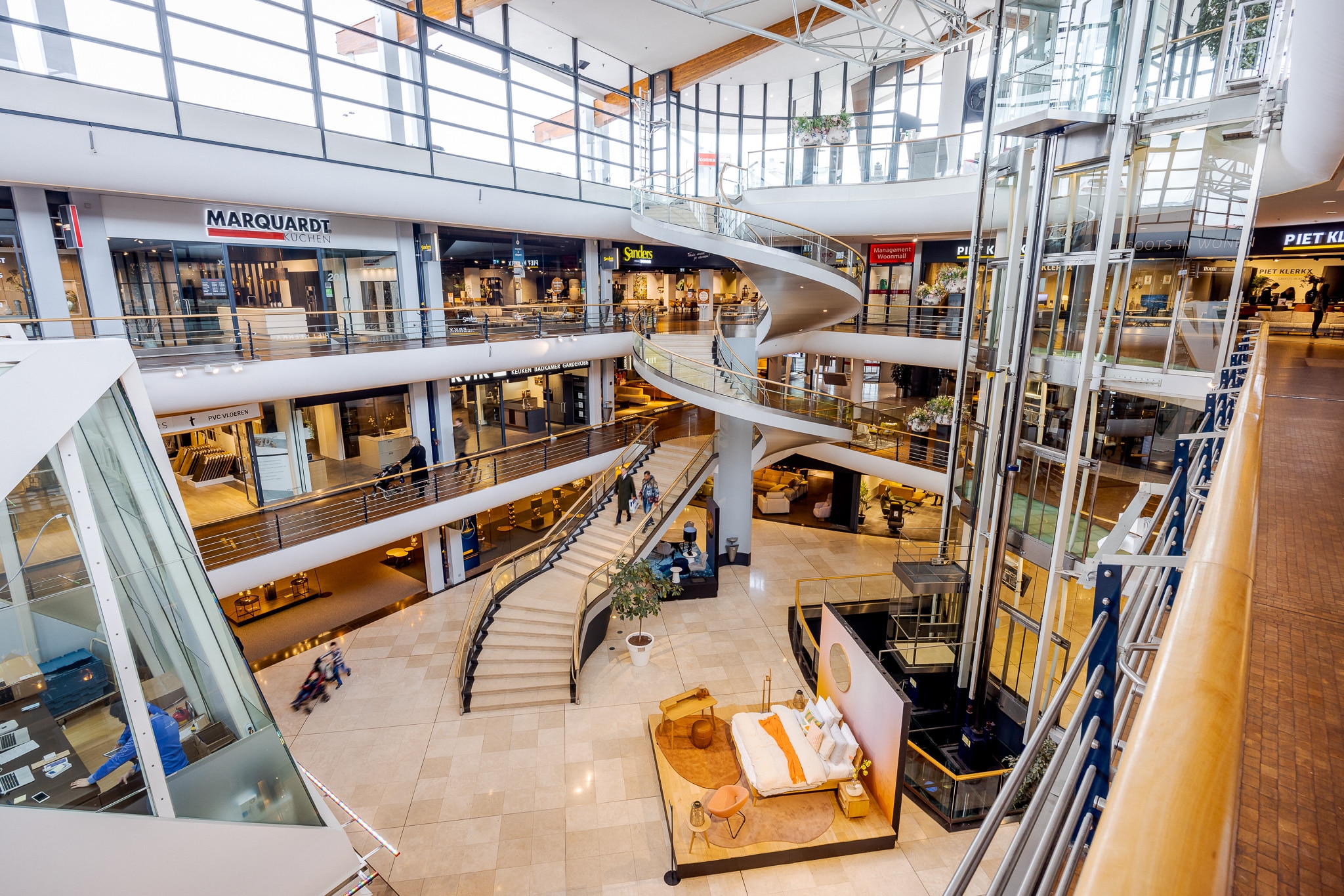 20230325 WoonmallAlexandrium JoniIsraeli 013 ER5 2120